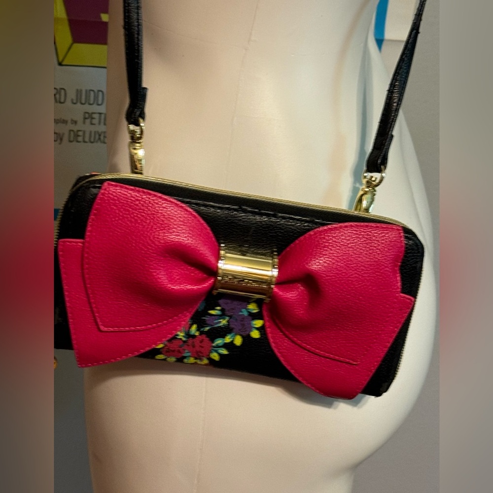 Betsy Johnson Crossbody purse